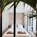 Elegant In Montmartre By An Architect Париж