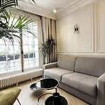 Elegant In Montmartre By An Architect