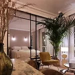Elegant In Montmartre By An Architect *