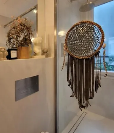 Elegant In Montmartre By An Architect *