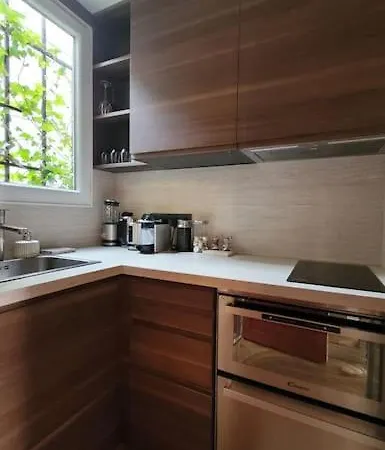 Elegant In Montmartre By An Architect