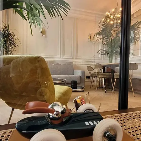 Apartment Elegant In Montmartre By An Architect