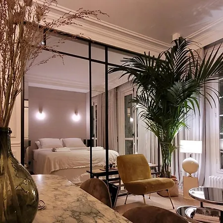 Elegant In Montmartre By An Architect *