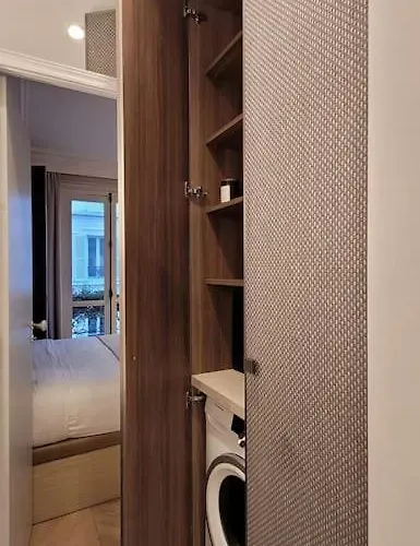 Elegant In Montmartre By An Architect * Париж