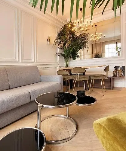 Elegant In Montmartre By An Architect