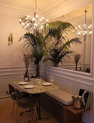 Elegant In Montmartre By An Architect Paris