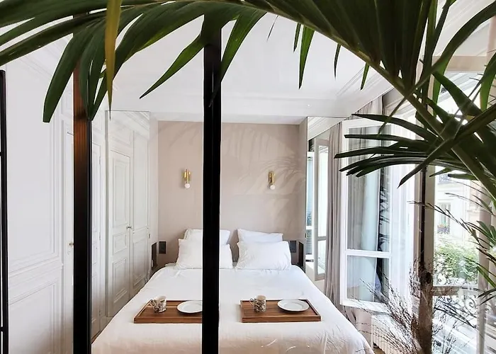 Elegant In Montmartre By An Architect Paris