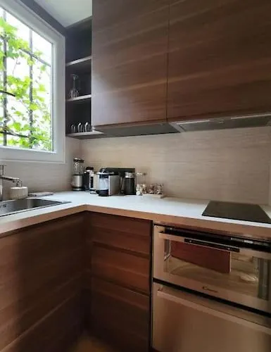 Elegant In Montmartre By An Architect